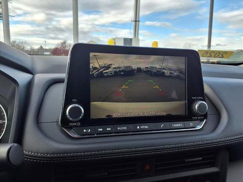 Certified 2025 Nissan Rogue S image 10