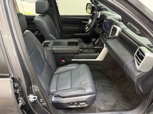 Used 2025 Toyota Tundra Platinum w/ TRD Off-Road Package AWD/4WD image 37
