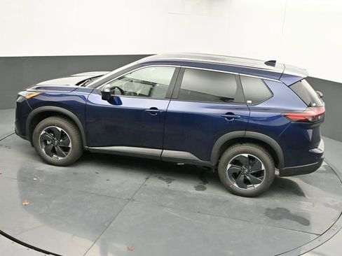 Used 2025 Nissan Rogue SV image 17