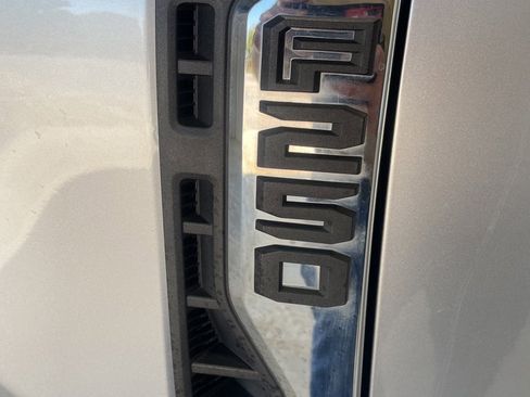 Used 2024 Ford F250 XLT image 13