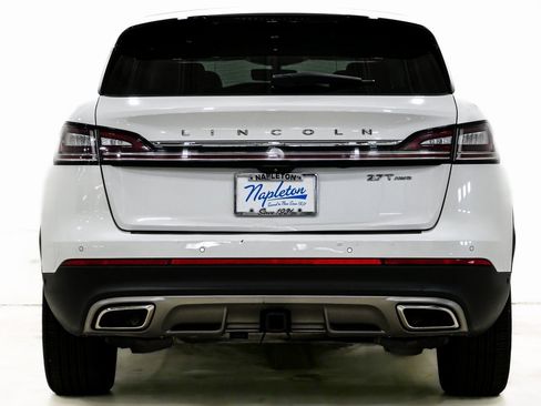 Used 2020 Lincoln Nautilus Reserve w/ Equipment Group 201A image 8