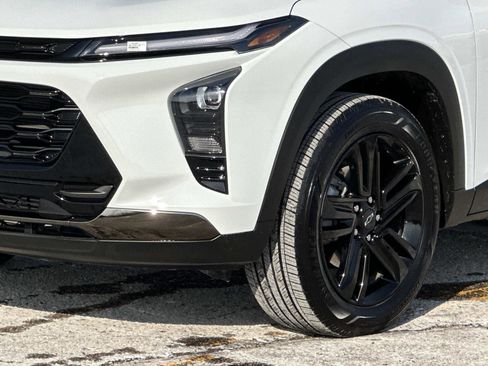 Used 2025 Chevrolet Trax ACTIV w/ Sunroof Package image 7