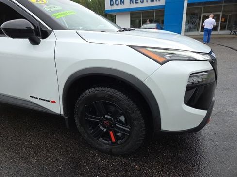 Used 2025 Nissan Rogue SV AWD/4WD image 27