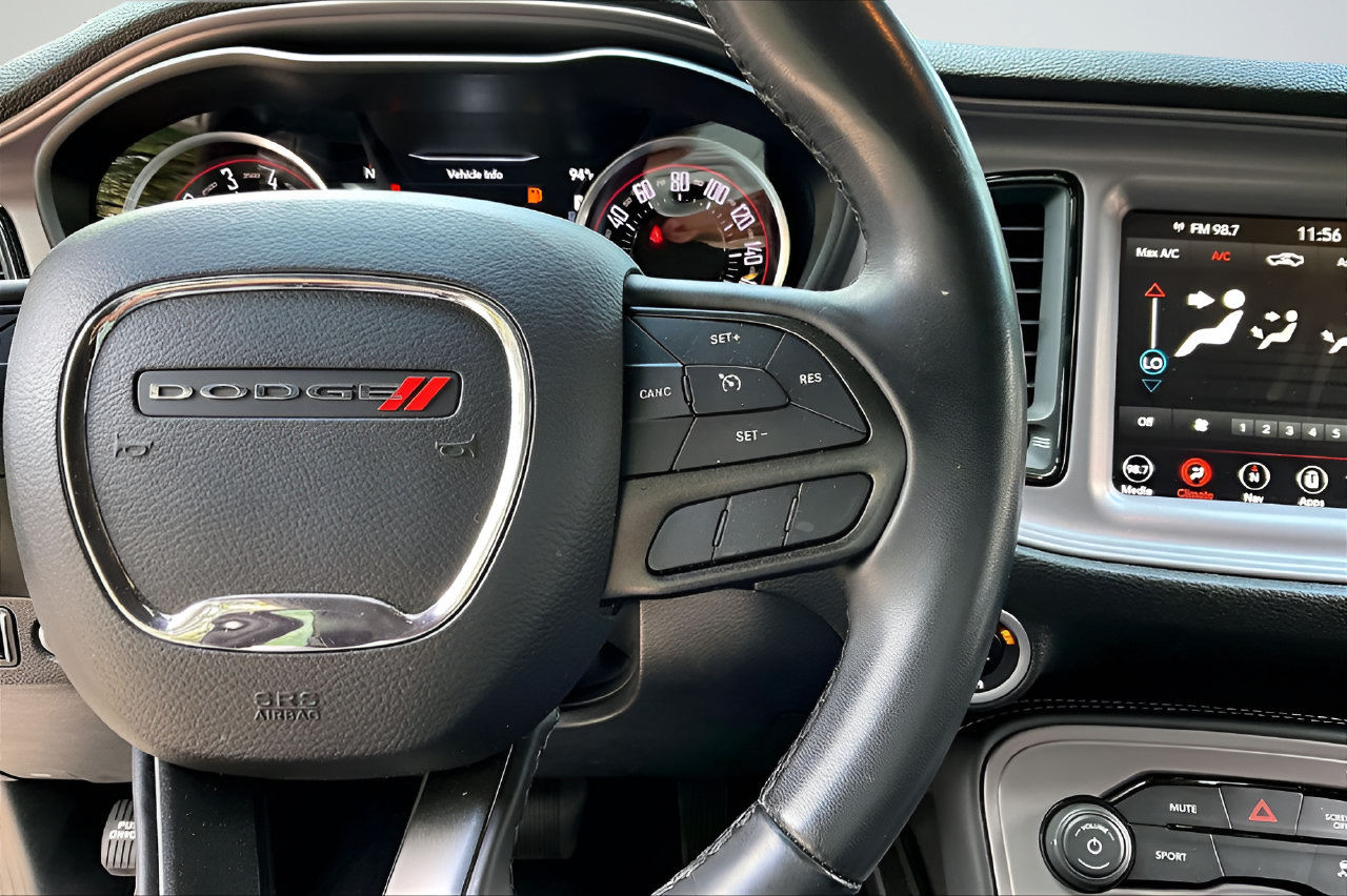 Used 2023 Dodge Challenger SXT RWD image 11
