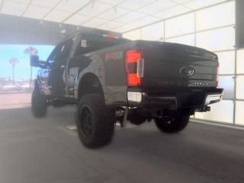 Used 2018 Ford F250 Lariat w/ Chrome Package AWD/4WD image 4