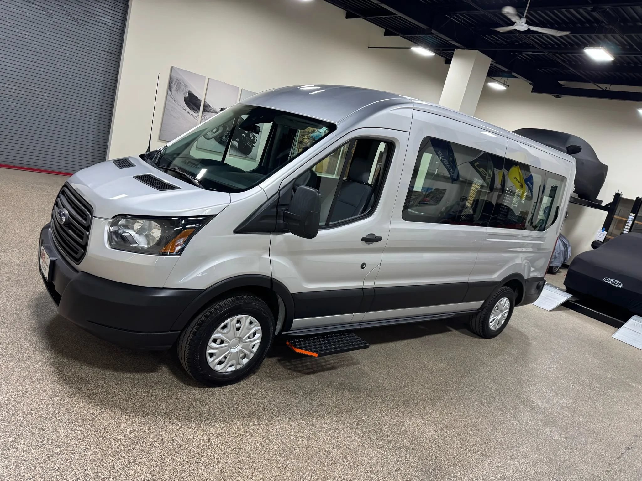 Used 2019 Ford Transit 250 148 Medium Roof RWD image 10