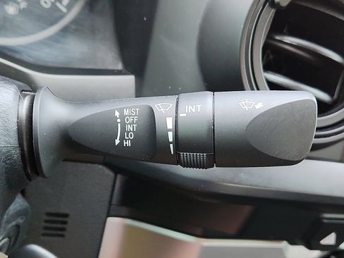 Used 2022 Toyota Tacoma SR RWD image 19