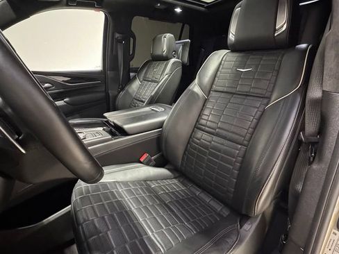 Used 2023 Cadillac Escalade V w/ LPO, ONYX Package AWD/4WD image 14