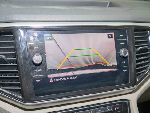 Used 2023 Volkswagen Atlas SE w/ Panoramic Sunroof Package image 25