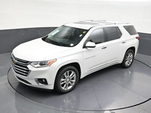 Used 2021 Chevrolet Traverse High Country FWD image 16