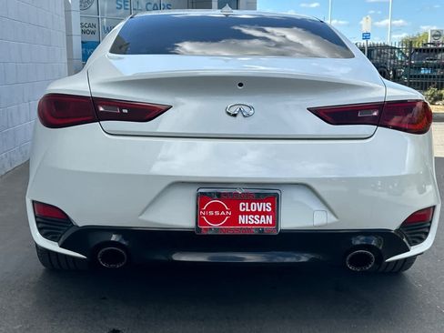 Used 2017 INFINITI Q60 Red Sport 400 image 8