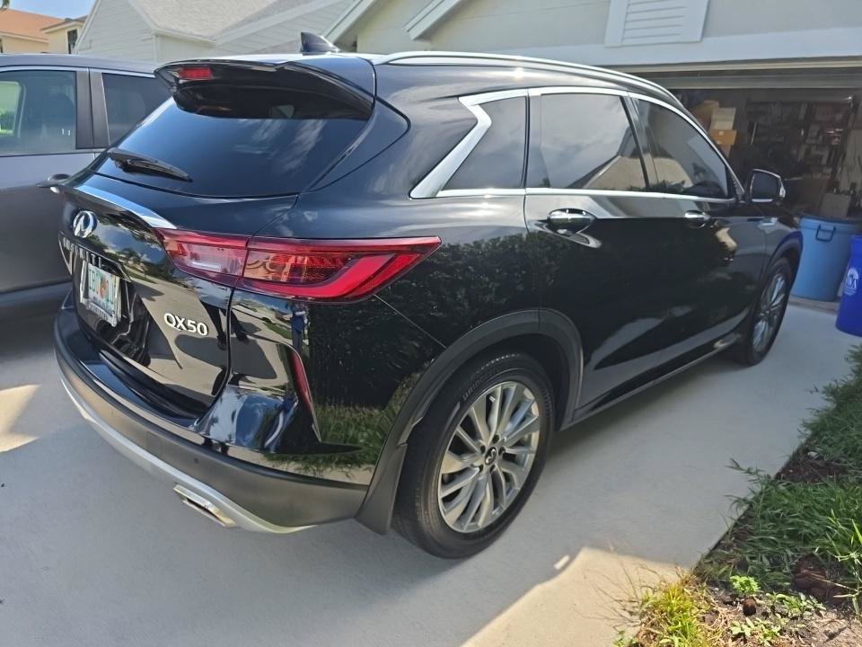 Certified 2023 INFINITI QX50 Luxe FWD image 9