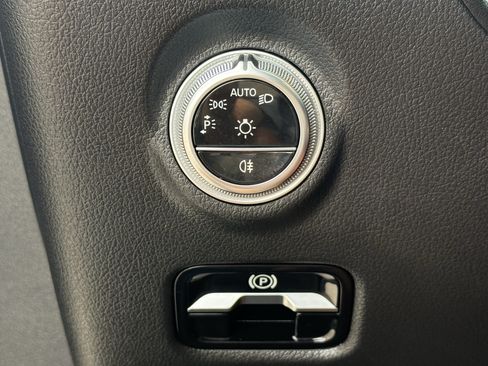 Used 2024 Mercedes-Benz C 300 Sedan image 24