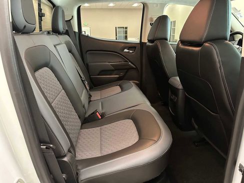 Used 2018 Chevrolet Colorado Z71 AWD/4WD image 23