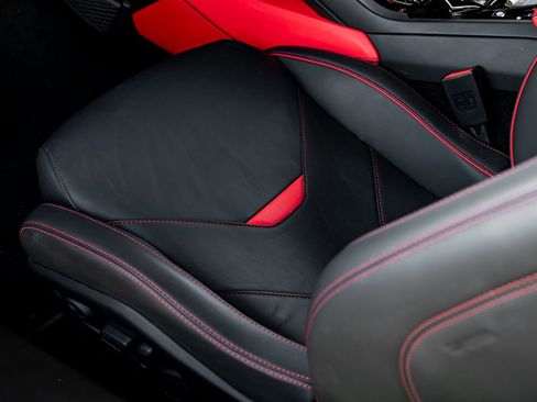 Used 2023 Lamborghini Huracan EVO image 16