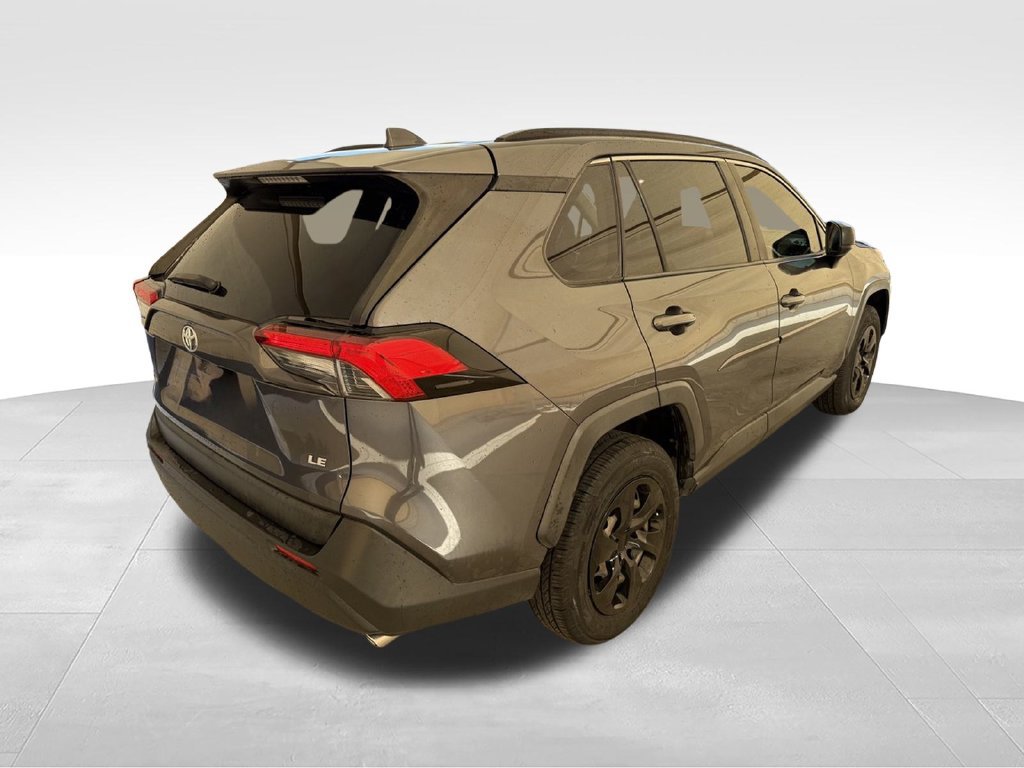 Used 2019 Toyota RAV4 LE w/ Carpet Mat Package FWD image 7