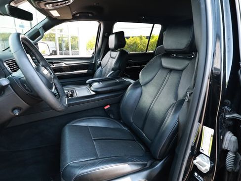Used 2024 Jeep Wagoneer Series II w/ Flexible Seating Group RWD image 26
