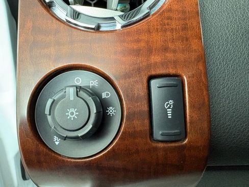 Used 2014 Ford F250 King Ranch w/ King Ranch w/Chrome Package image 18