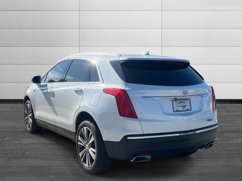 Used 2017 Cadillac XT5 Luxury FWD image 3