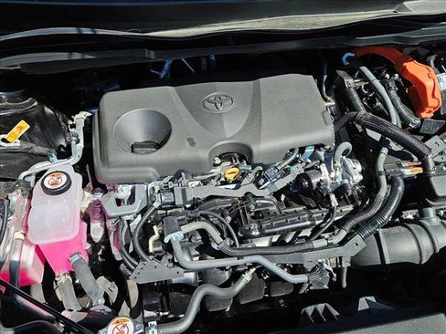 Used 2025 Toyota Sienna XLE Woodland Edition image 22