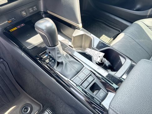 Used 2025 Toyota Camry XSE FWD image 19