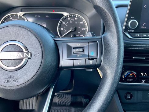 Used 2024 Nissan Rogue SV AWD/4WD image 25