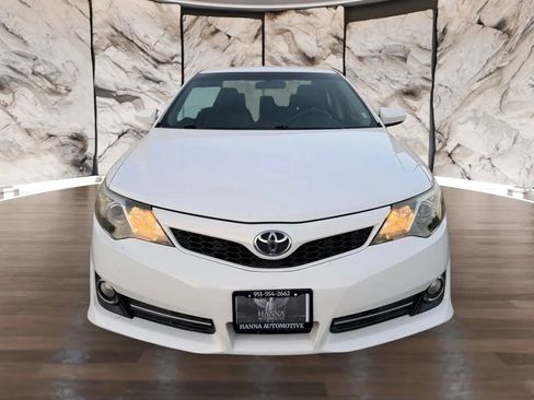 Used 2014 Toyota Camry SE image 11