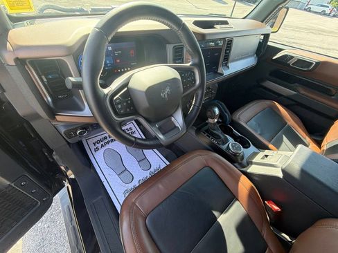 Used 2023 Ford Bronco Outer Banks AWD/4WD image 15