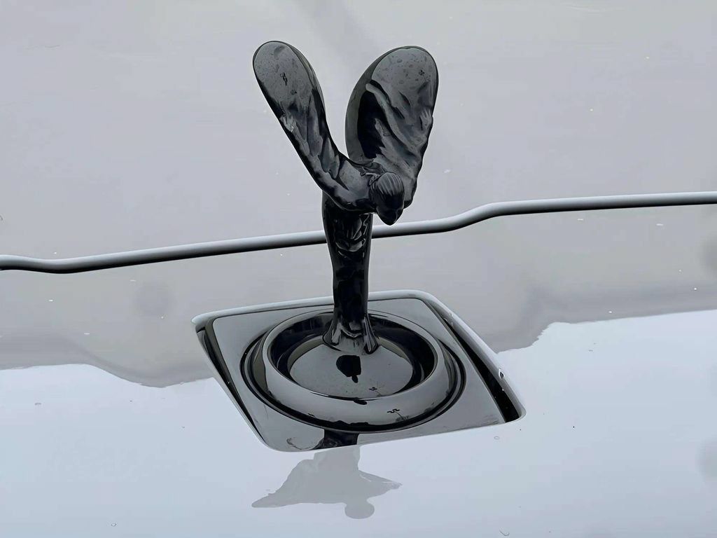 Certified 2024 Rolls-Royce Cullinan Black Badge AWD/4WD image 9