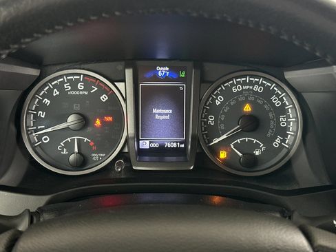 Used 2022 Toyota Tacoma TRD Off-Road w/ Technology Package RWD image 21