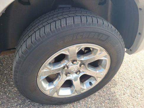 Used 2017 RAM 1500 Laramie AWD/4WD image 29