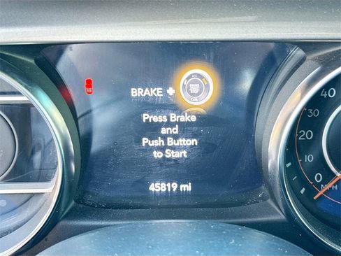 Used 2023 Jeep Gladiator Overland image 13