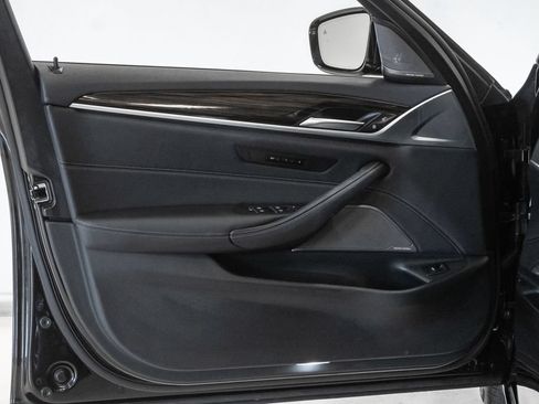 Used 2023 BMW 530i xDrive w/ Premium Package AWD/4WD image 8