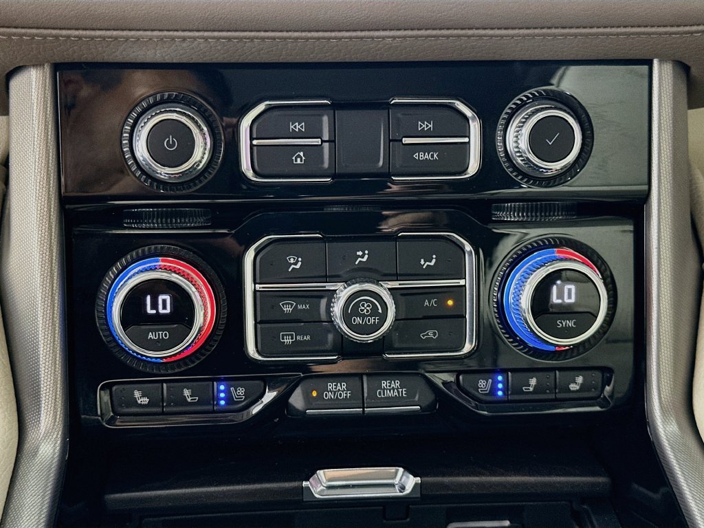 Used 2023 GMC Yukon Denali AWD/4WD image 16