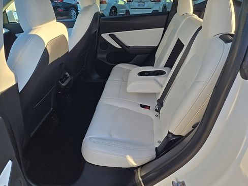 Used 2020 Tesla Model Y Long Range image 21