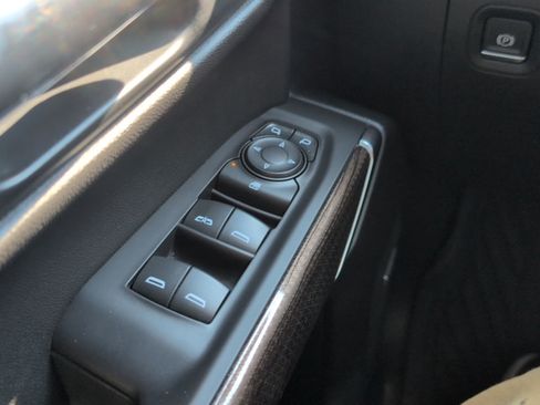 Used 2020 Chevrolet Silverado 1500 LT Trail Boss AWD/4WD image 13