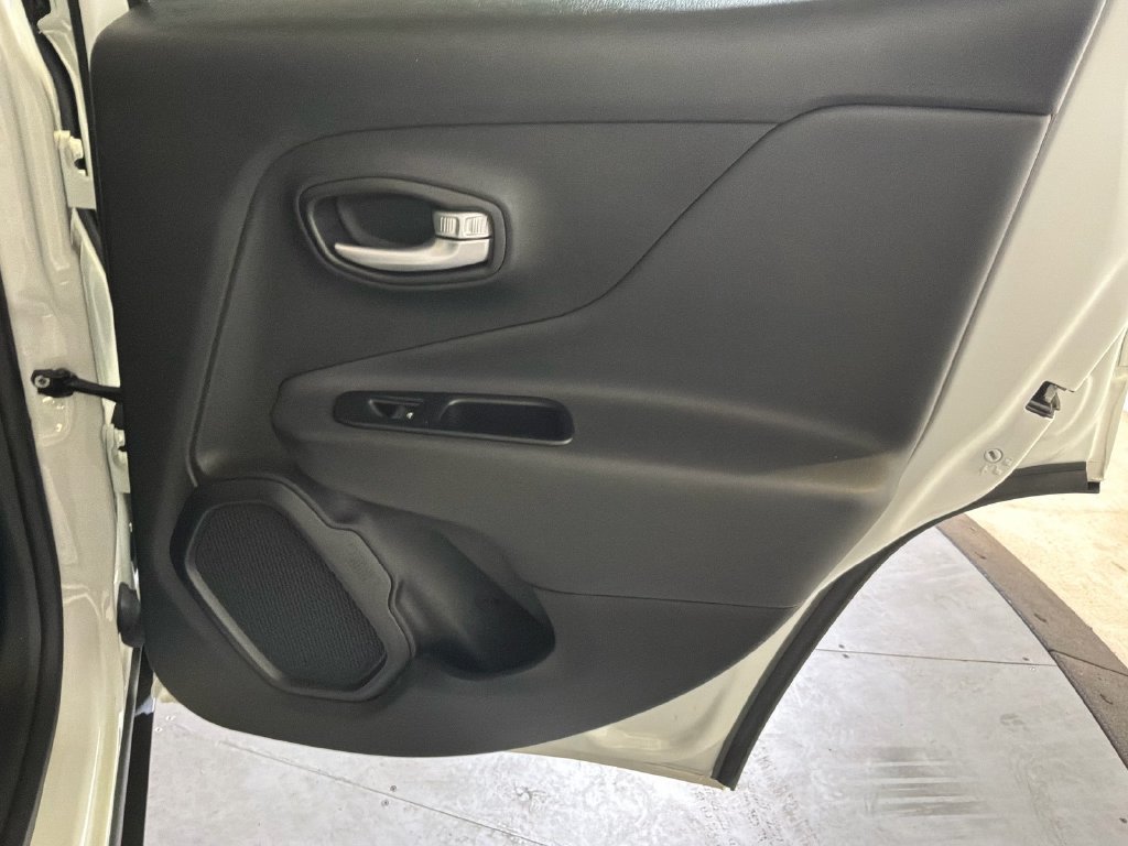 Certified 2023 Jeep Renegade Trailhawk AWD/4WD image 18