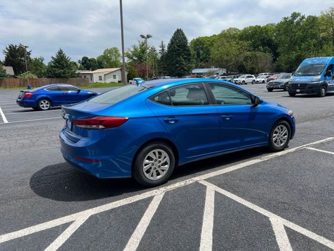 Used 2017 Hyundai Elantra SE FWD image 6