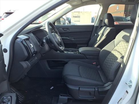 New 2025 Nissan Pathfinder S image 26