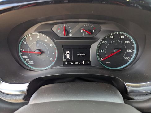 Used 2023 Chevrolet Traverse LT image 34