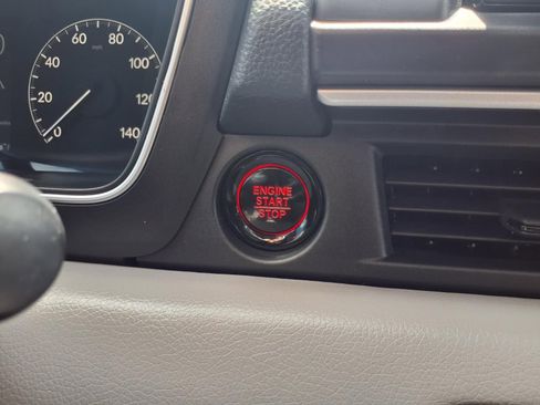 Used 2025 Honda Pilot EX-L image 11