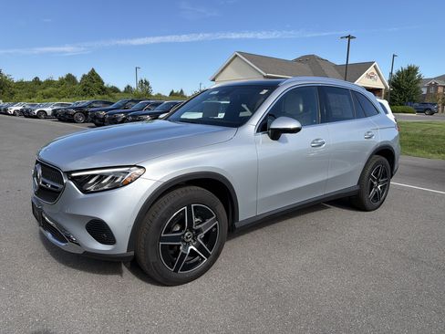 Used 2026 Mercedes-Benz GLC 300 4MATIC image 4