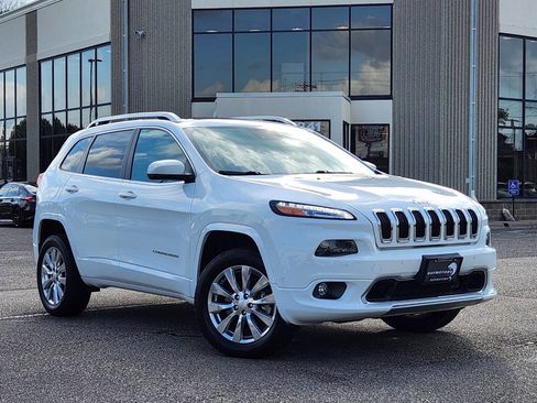 Used 2017 Jeep Cherokee Overland w/ Technology Group image 31