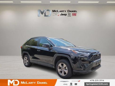 Used 2025 Toyota RAV4 XLE AWD/4WD image 1