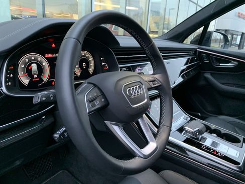 Certified 2025 Audi Q7 3.0T Prestige w/ Prestige Package image 4