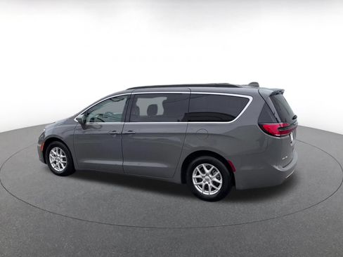 Used 2022 Chrysler Pacifica Touring-L FWD image 10