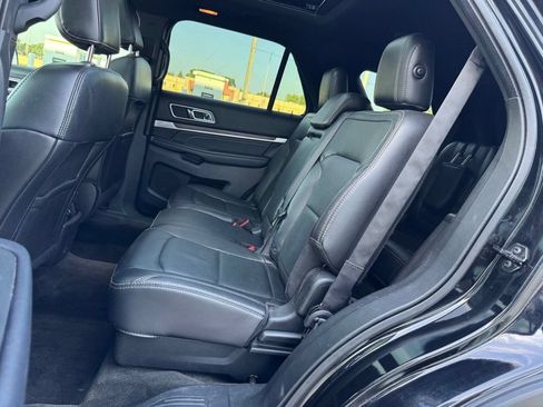 Used 2018 Ford Explorer Limited w/ Equipment Group 301A AWD/4WD image 9
