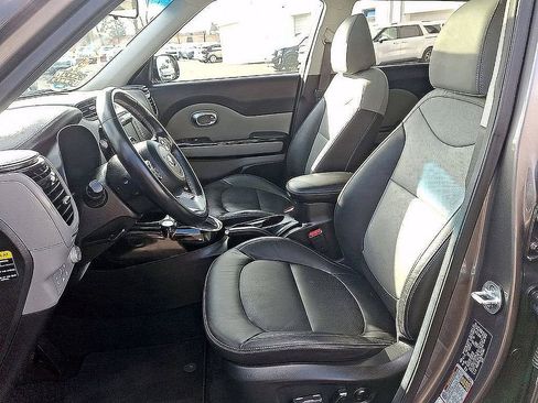 Certified 2019 Kia Soul + w/ Primo Package image 16