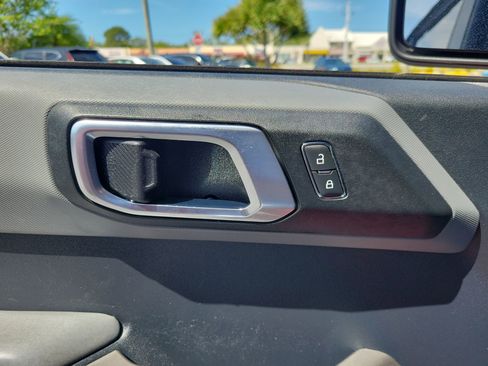 Used 2022 Ford Bronco Black Diamond AWD/4WD image 19