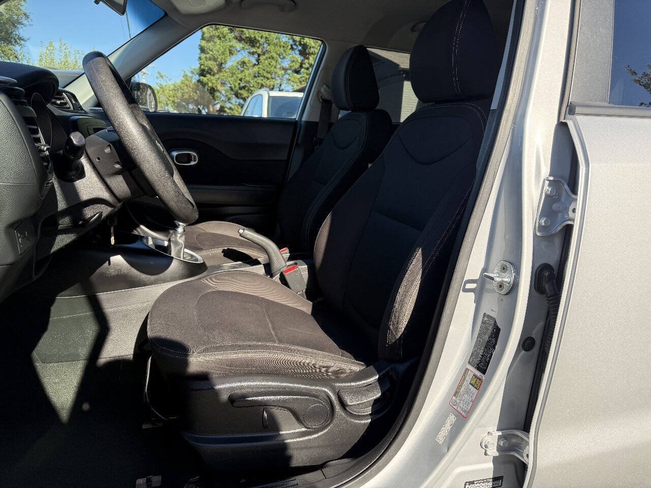 Used 2016 Kia Soul FWD image 9